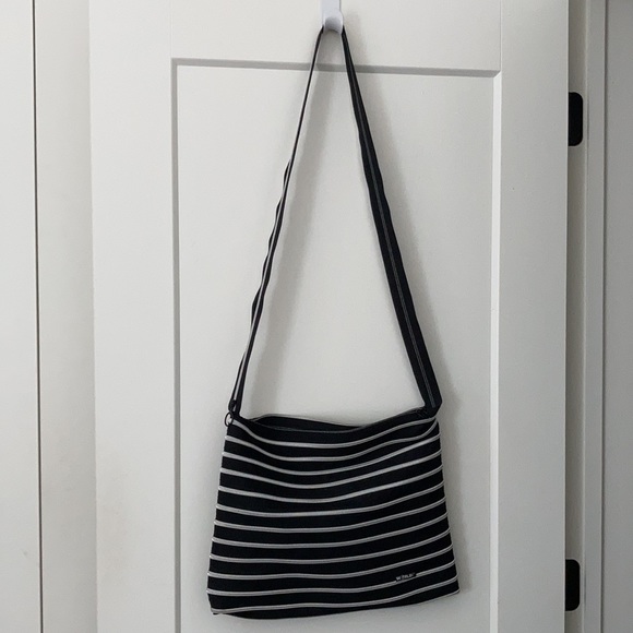 Crossbody Zip bag…. one zipper creates the bag! - Picture 2 of 3